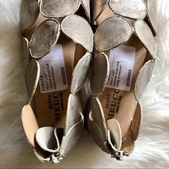 NWOT Sesto Meucci Gold Circle Sandals - Picture 4 of 7